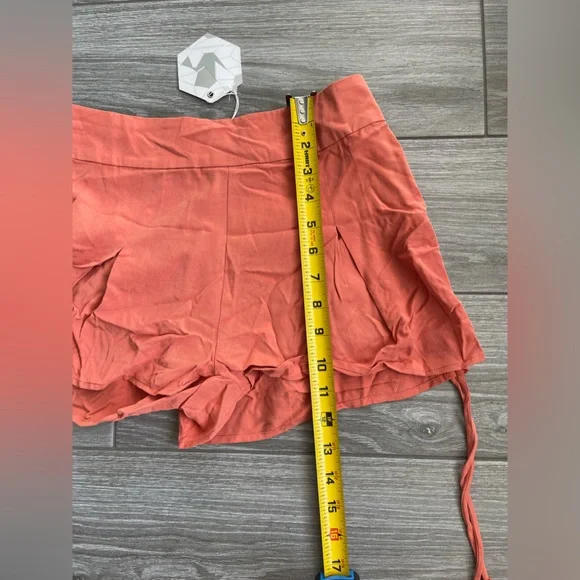 Boho Women’s Coral High Waisted Shorts with Tassel Detail, Size Small, NWT!••• - Picture 8 of 8